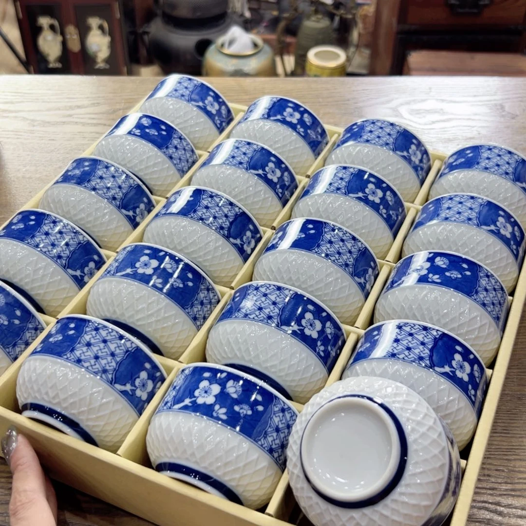 瓷片陶瓷和金属表面上产生