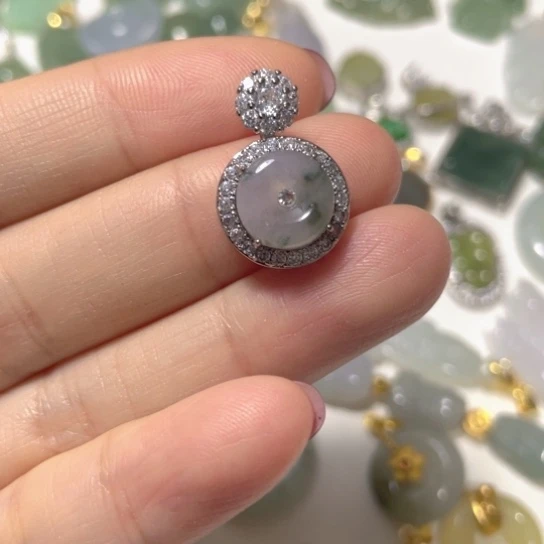 翡翠未镶嵌颈饰平安扣吊坠