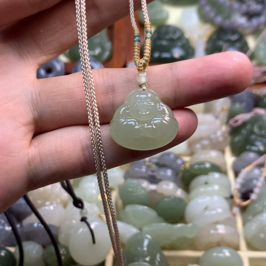 【闪购商品】和田玉未镶嵌颈饰捏***脸