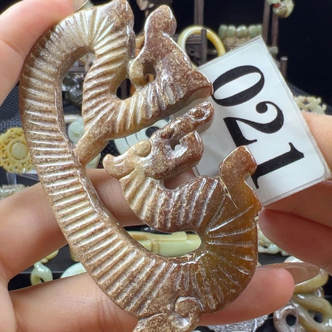 和田玉未镶嵌把件