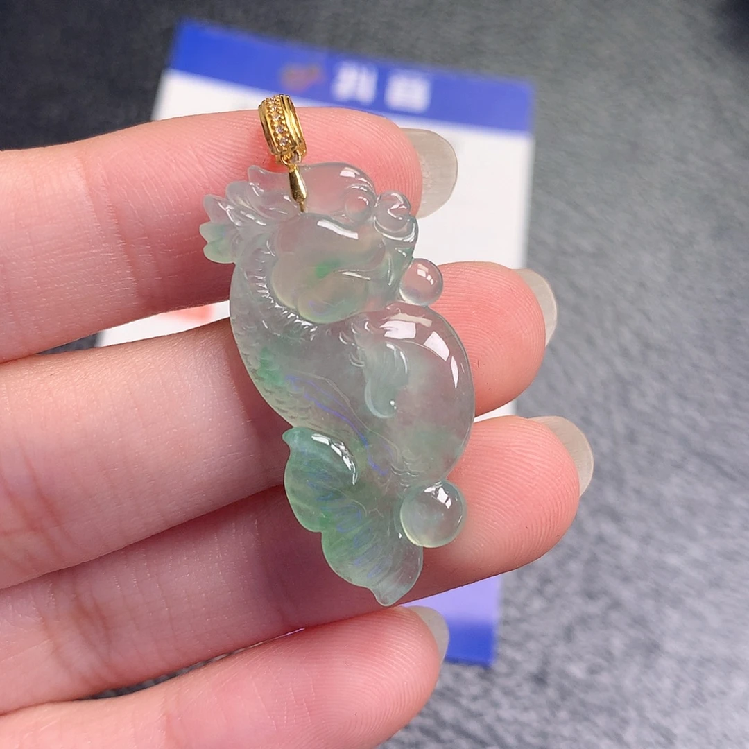 翡翠裸石18K金镶嵌缅甸天然A货翡翠冰种鱼化龙