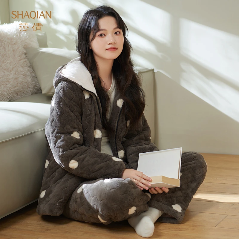 莎倩睡衣女冬季三层夹棉加厚珊瑚绒2025新款连帽法兰绒家居服套装
