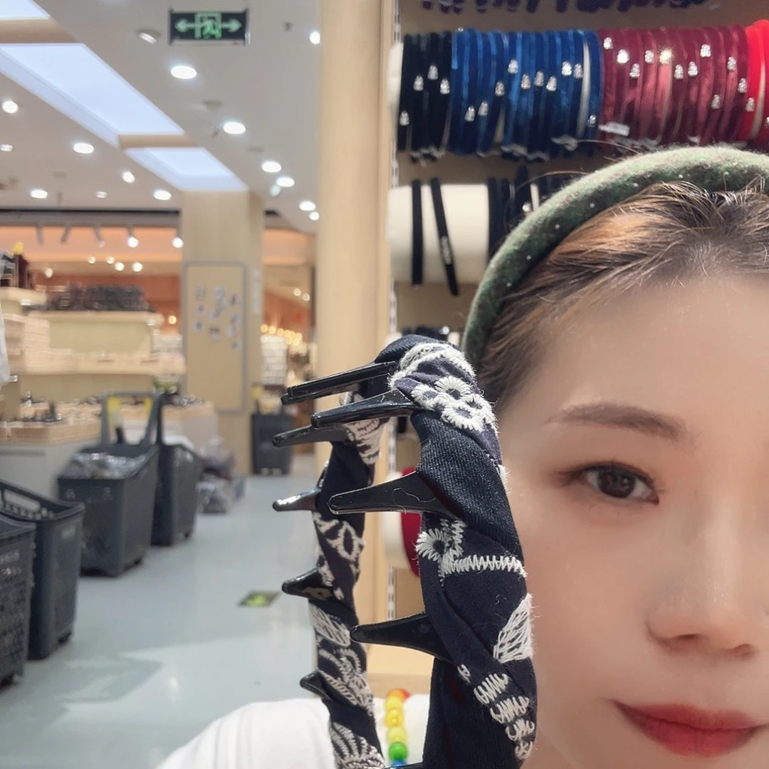 婉***）仿珍珠非金属蓝色刺绣带齿发箍