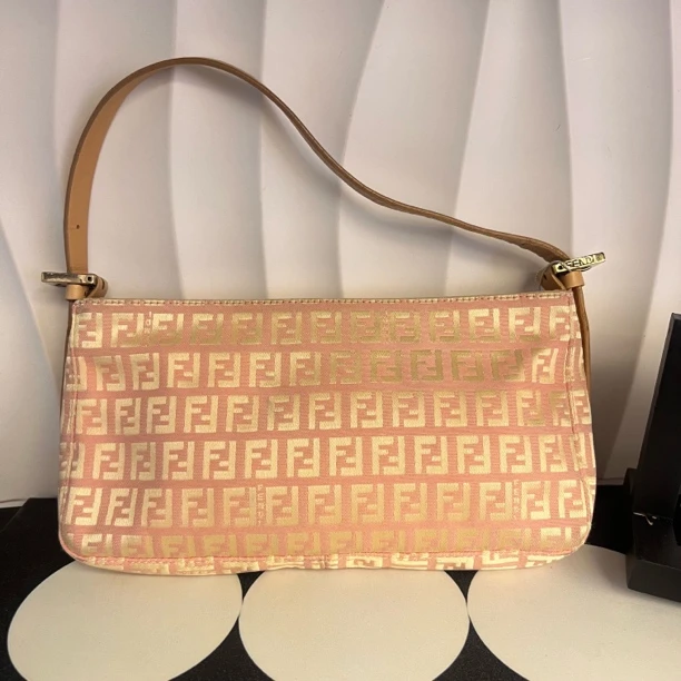 95新 FENDI/芬迪 FENDI/芬迪芬老花腋下单肩包 X18445