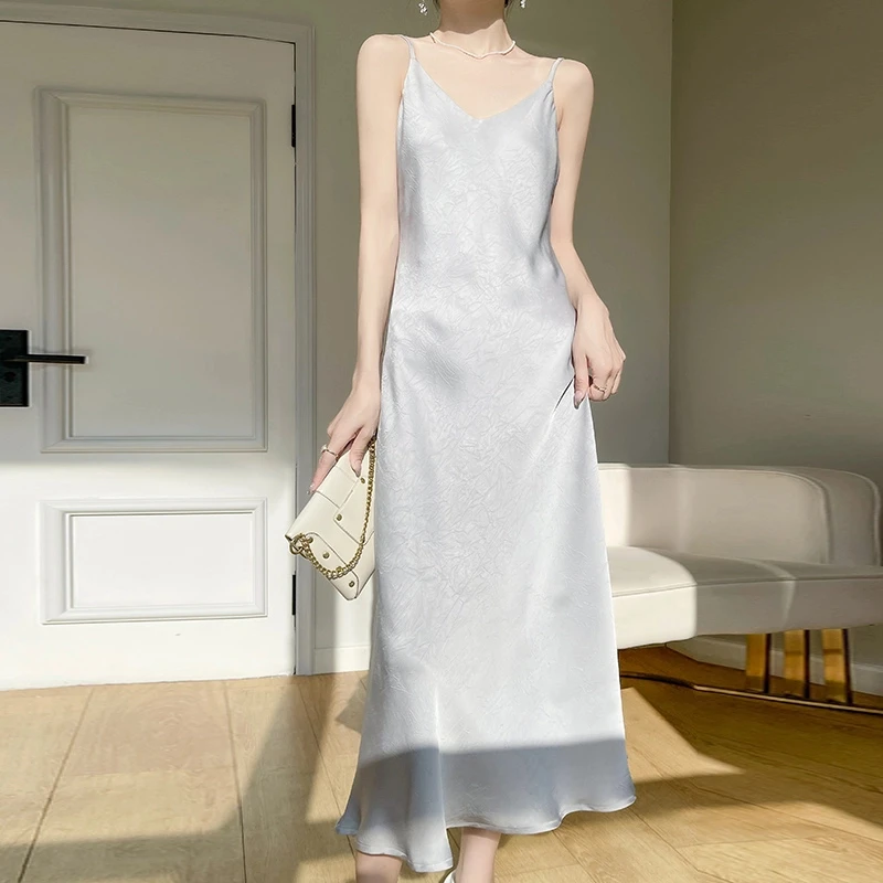 高端浮雕印花吊带连衣裙女夏季新款醋酸缎面气质垂感过膝长裙006