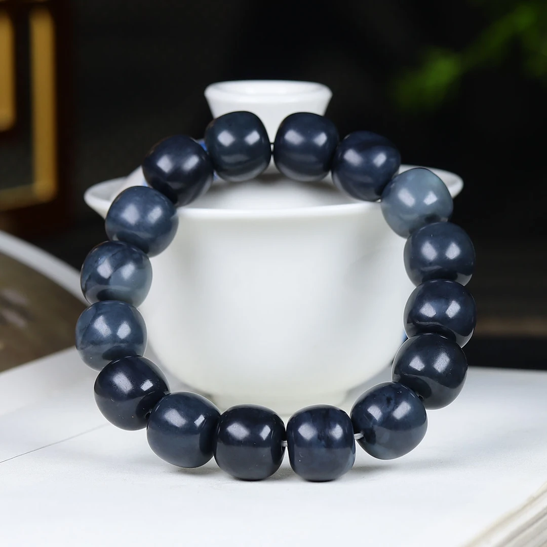 1230111和田玉青花手串