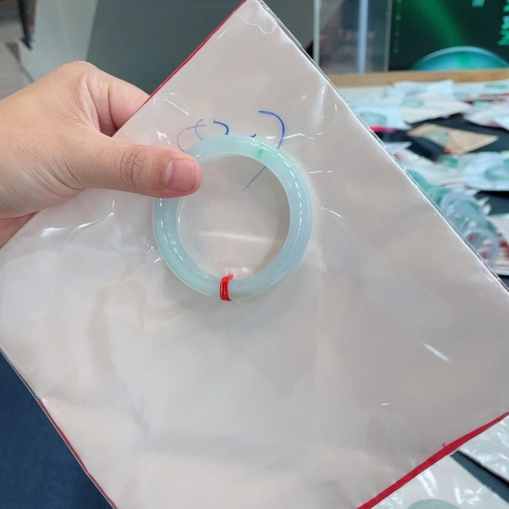 翡翠手镯未镶嵌买断