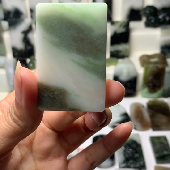 *****独山玉未镶嵌颈饰