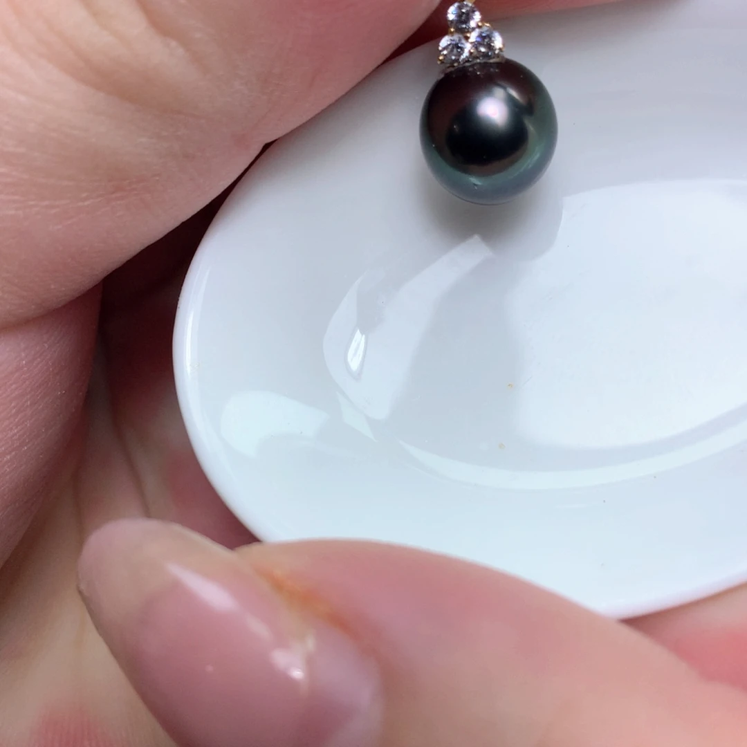 颈饰18K金镶嵌海水珍珠