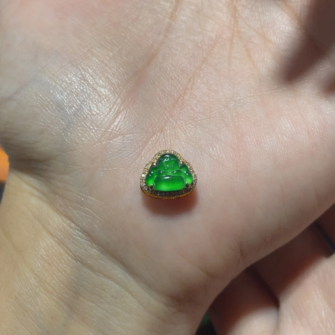 【闪购商品】颈饰18K金镶嵌翡翠