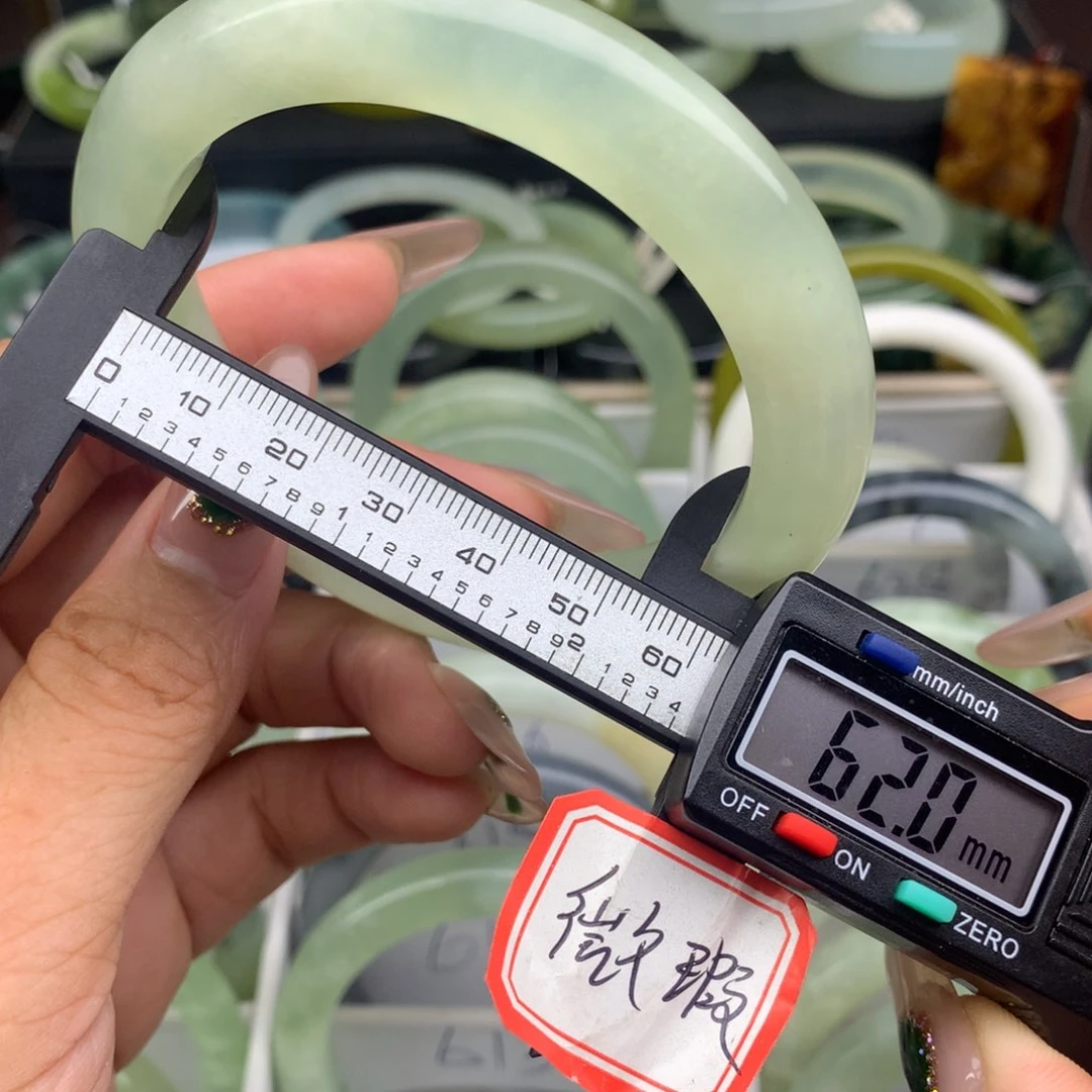 蛇纹石玉未镶嵌手镯617