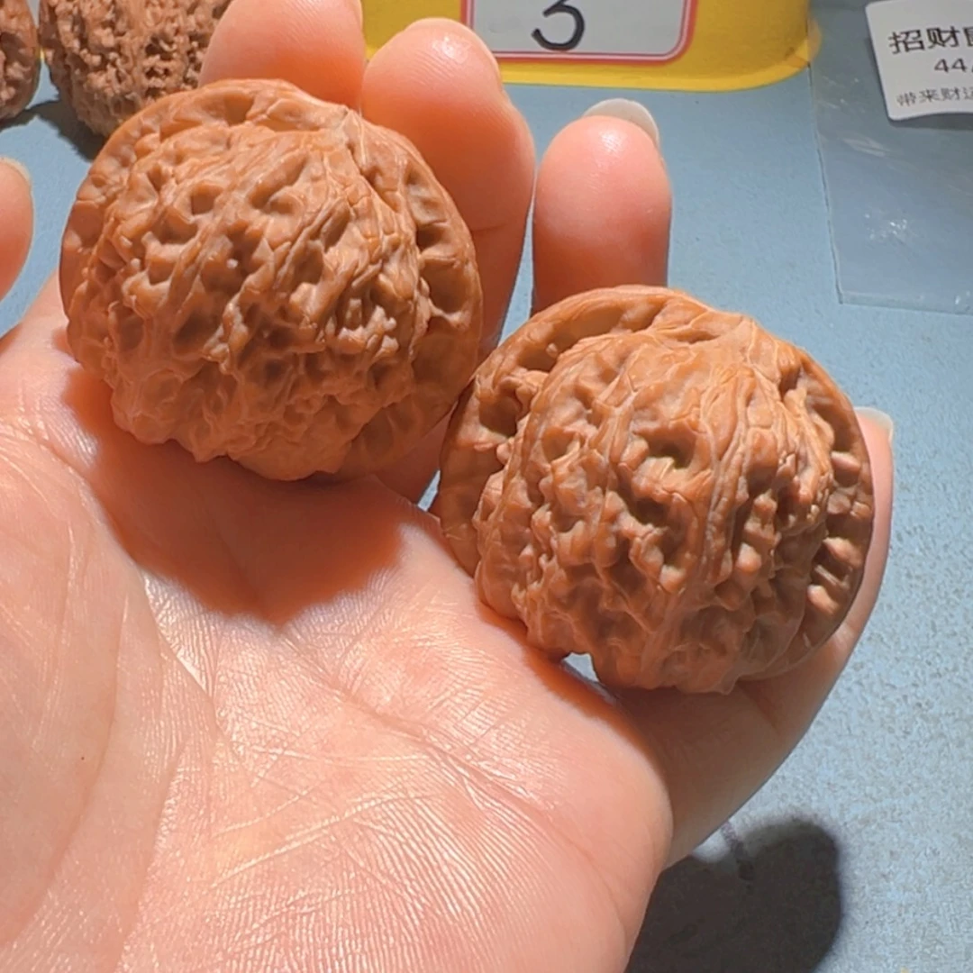 文玩核桃把件闷白42