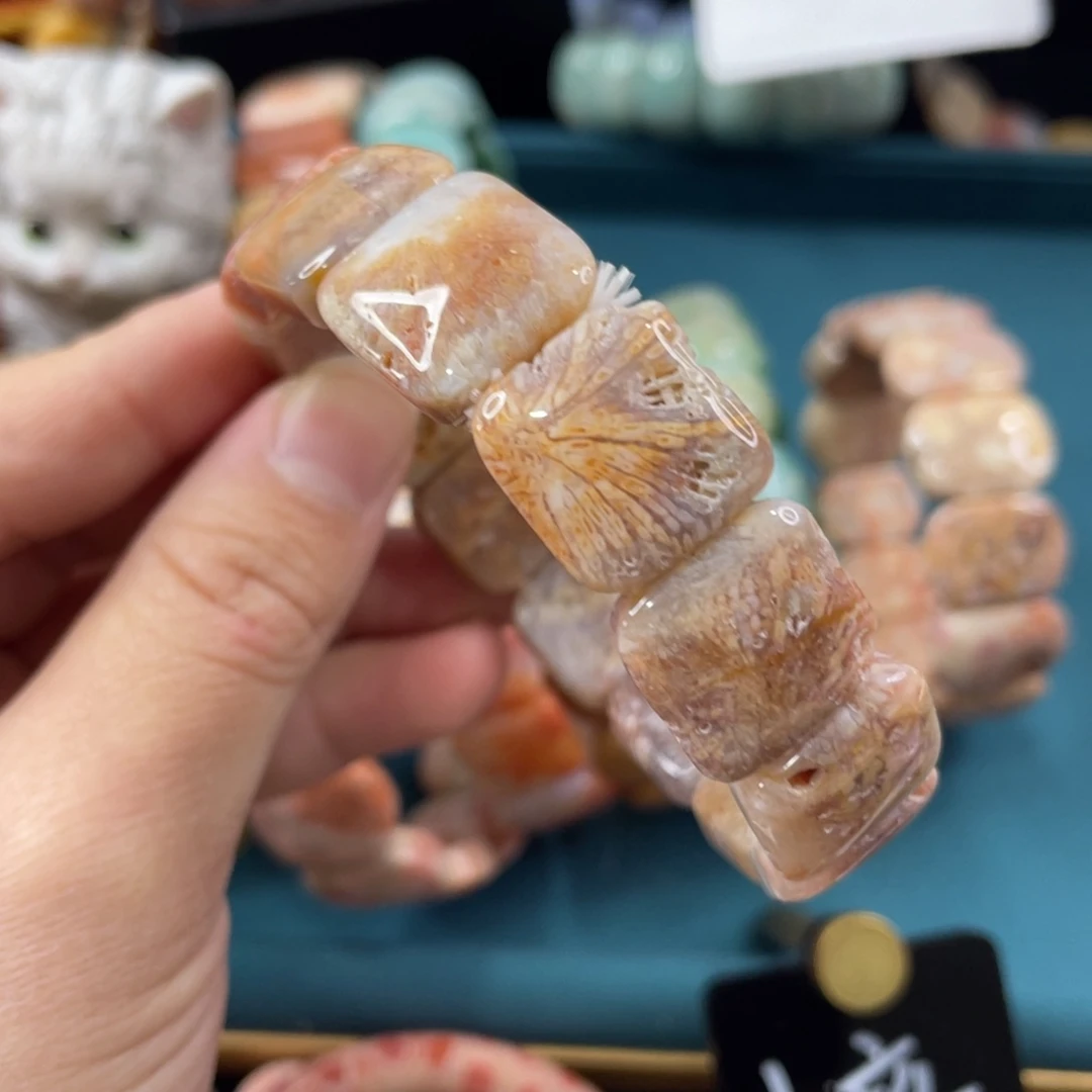 未镶嵌手镯硅化玉