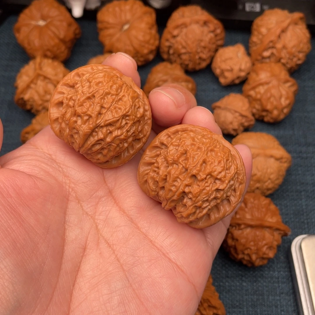 文玩核桃把件全品血麒麟38,5