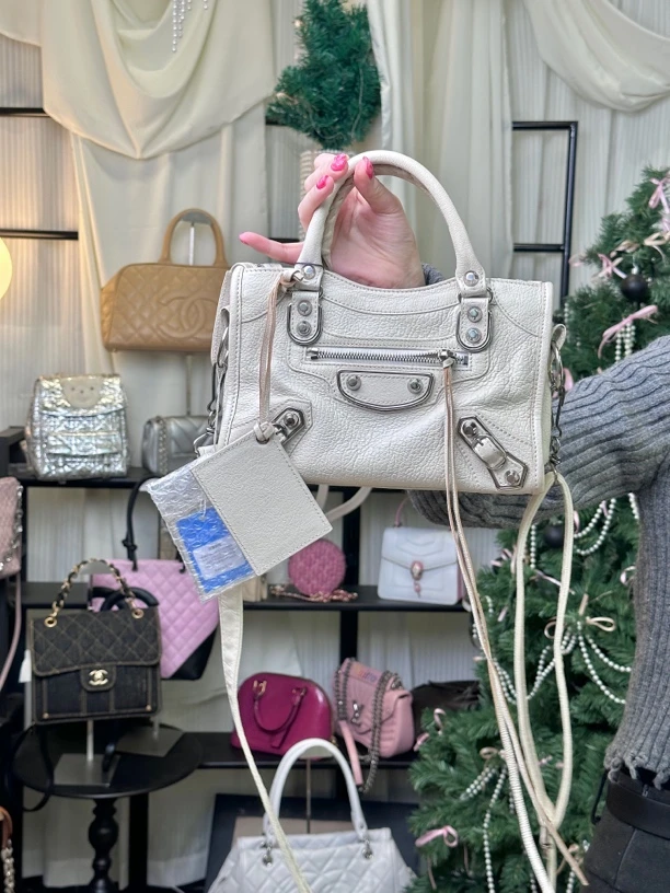 95新 Balenciaga/巴黎世家 巴黎世家mini白色机车斜挎包