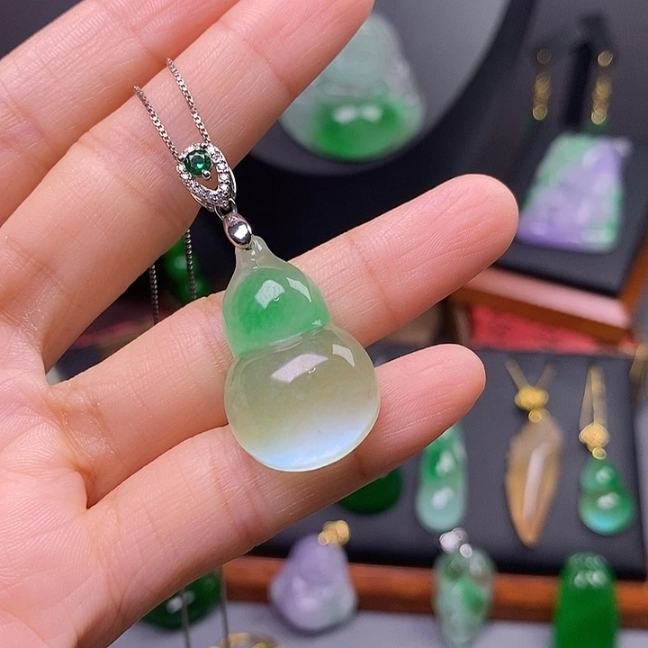 吊坠(赠链)未镶嵌翡翠