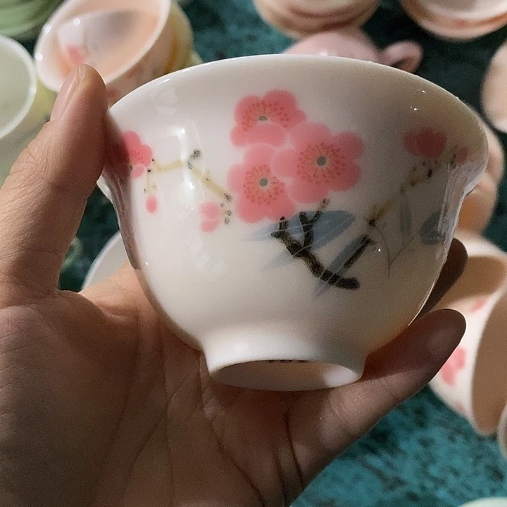摆件陶红稀土红梅压手杯