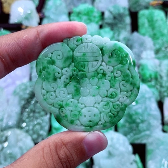 吊坠(不含链)未镶嵌翡翠