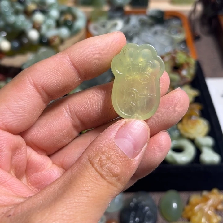 蛇纹石玉合金颈饰