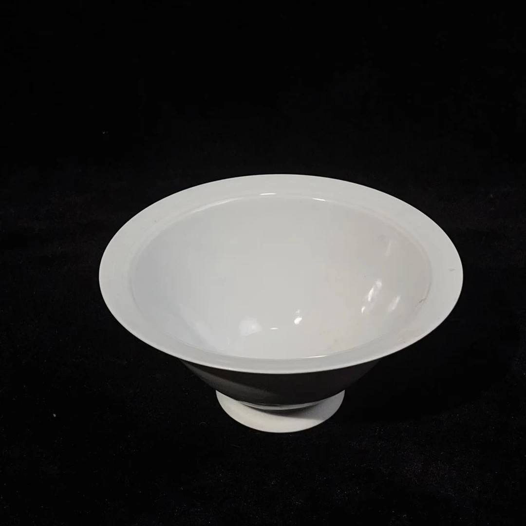 明国白釉素面小碗