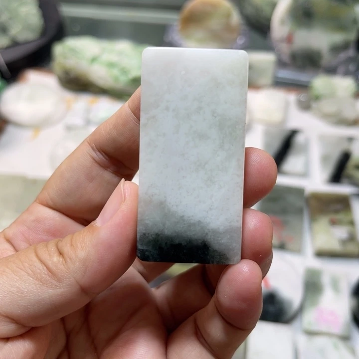 独山玉未镶嵌颈饰