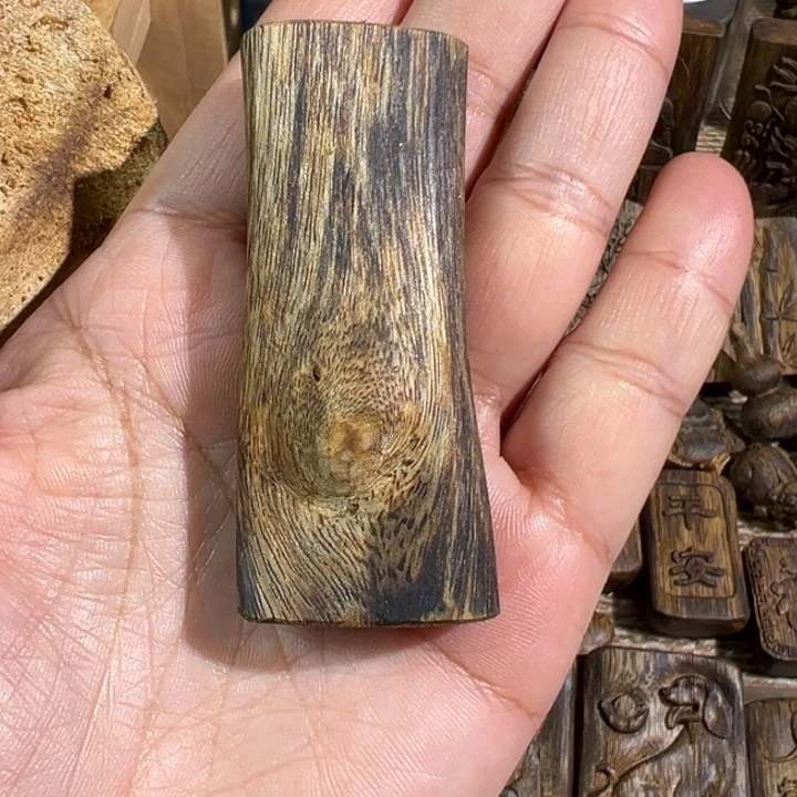 沉香沉香碎屑白棋楠沉香牌13.4克