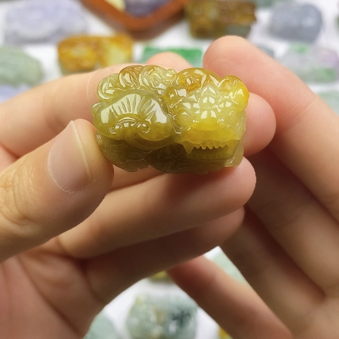 颈饰未镶嵌翡翠貔貅