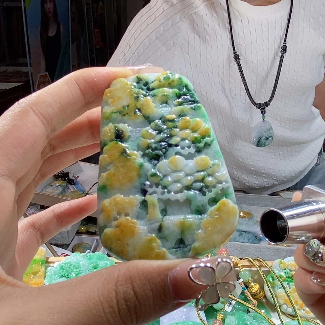 翡翠未镶嵌颈饰翡翠