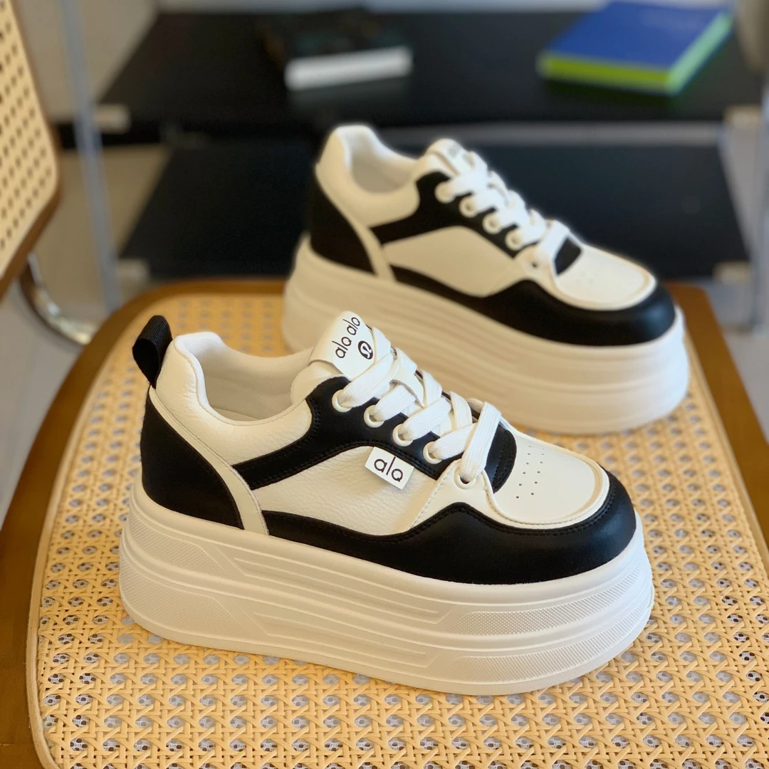 8CM增高厚底真皮小白鞋女2025秋季新款时尚板鞋百搭小个子休闲鞋