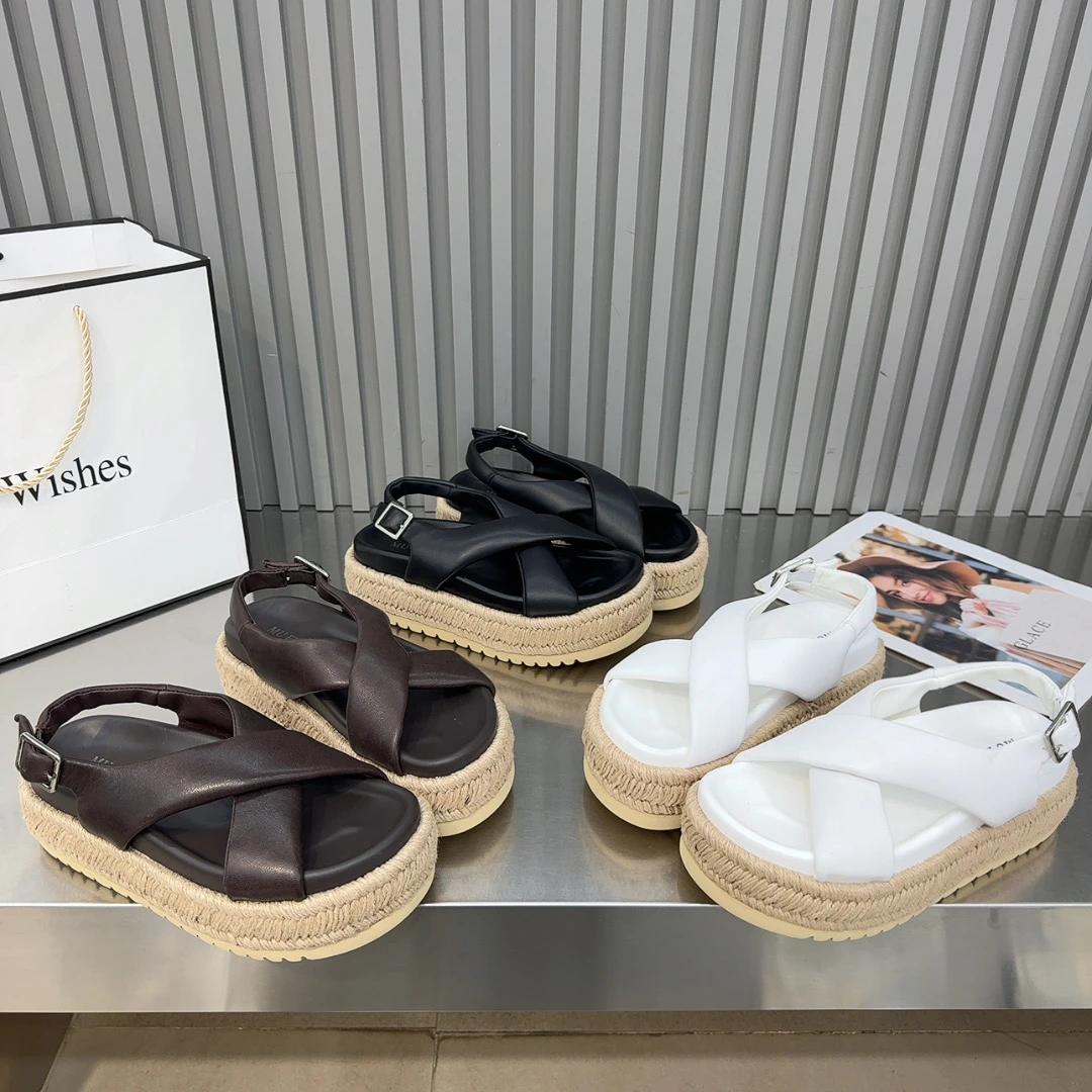 2025夏季新款罗马网红厚底增高出游沙滩气质超火温柔休闲文艺凉鞋