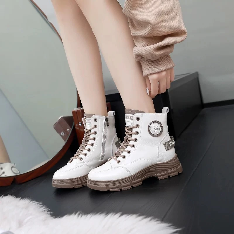 女生韩版休闲百搭高帮板鞋XQ3511