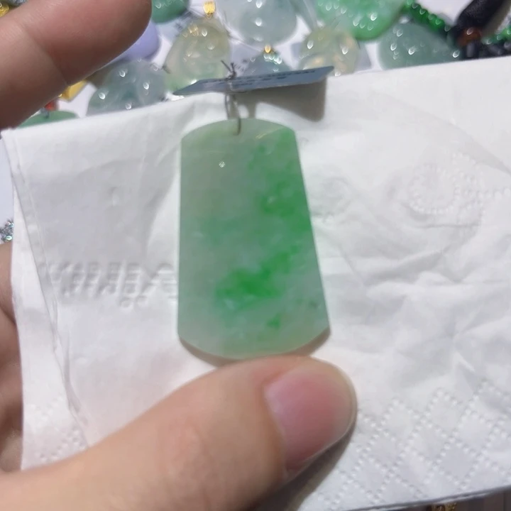 翡翠颈饰未镶嵌天然翡翠A货