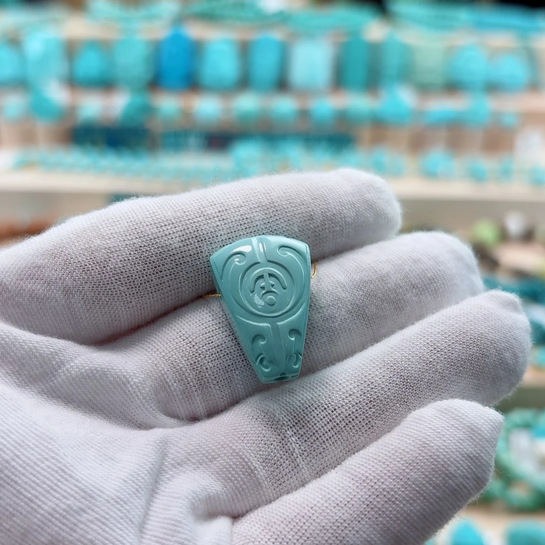 绿松石未镶嵌珠宝奇石