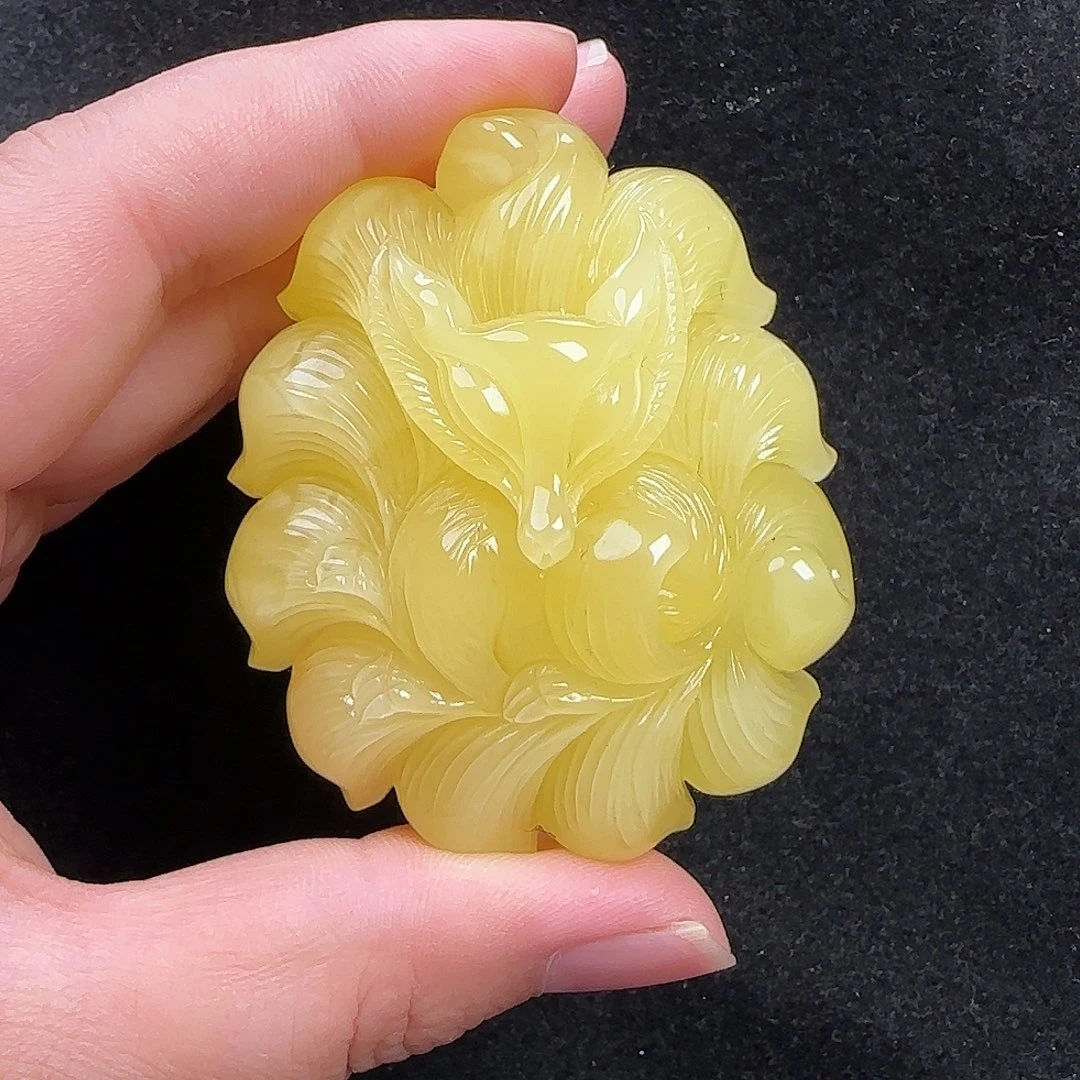 蜜蜡未镶嵌珠宝奇石