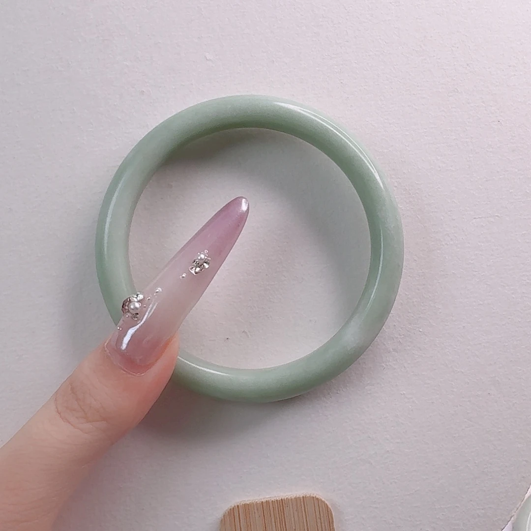 梅****蓝田玉（蛇纹石化大理石玉）手镯未镶嵌