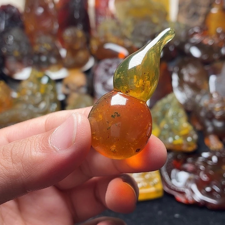 琥珀未镶嵌颈饰189