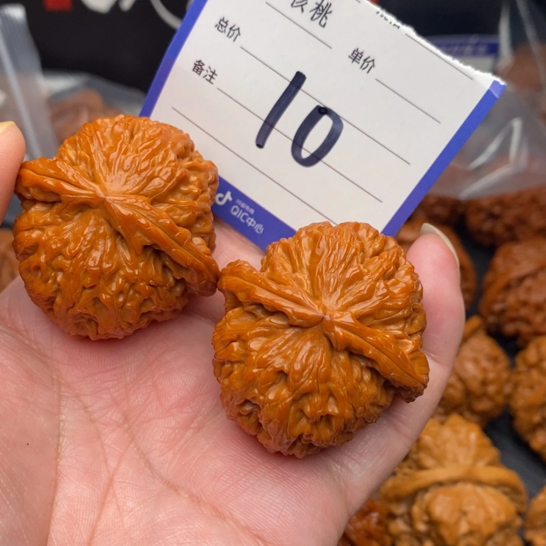 把件桃核白狮子41mom