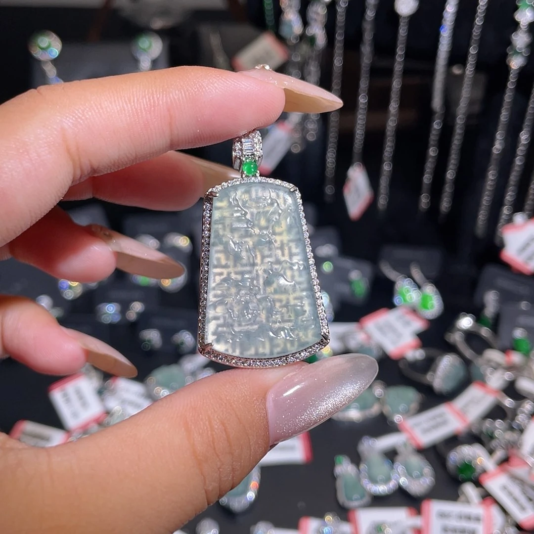 吊坠(不含链)未镶嵌翡翠