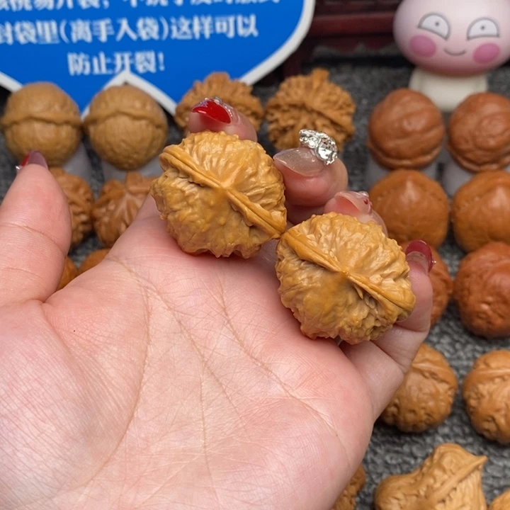 文玩核桃把件小*弟官帽