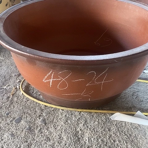 紫砂中国宜兴紫砂花盆，