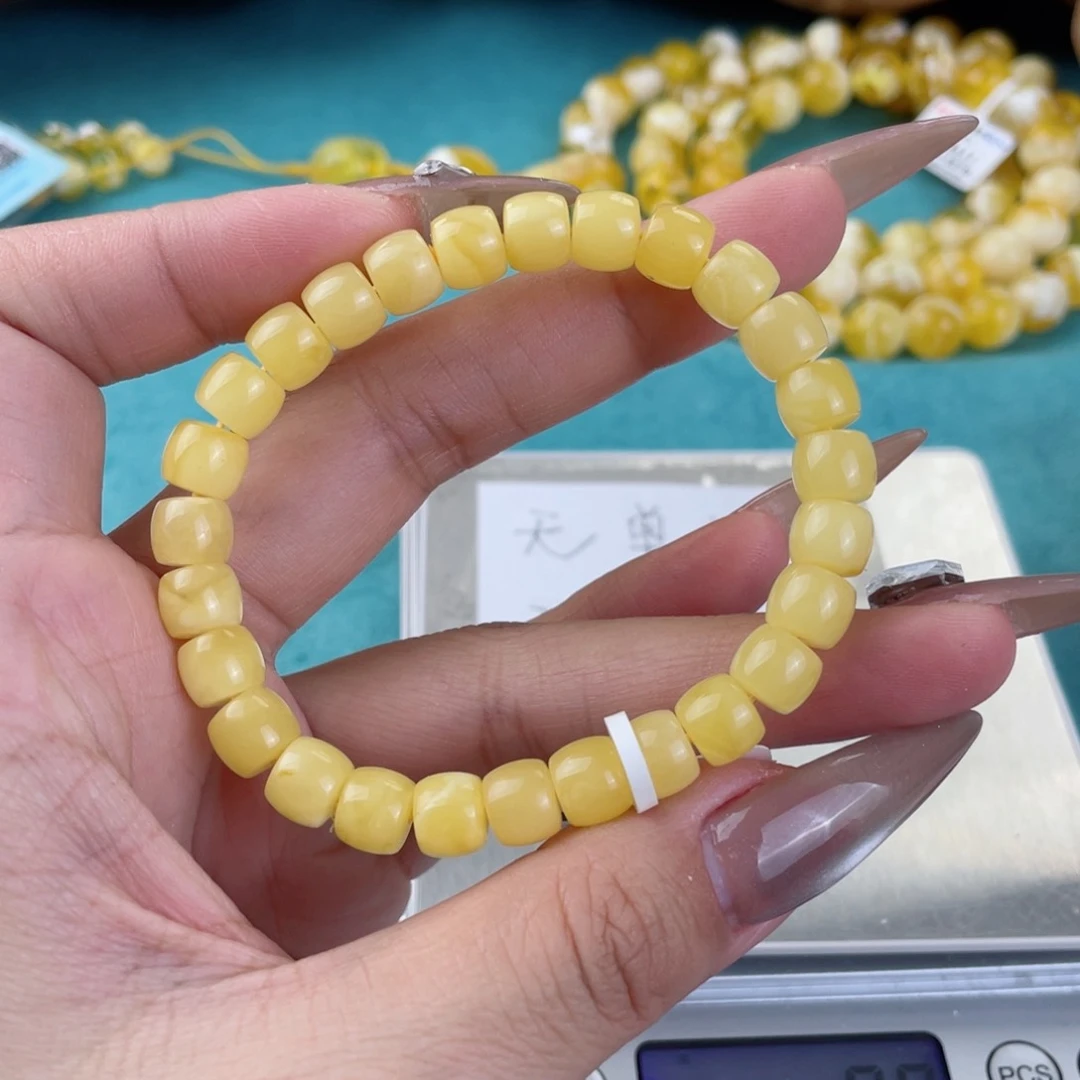 蜜蜡裸石未镶嵌蜜蜡