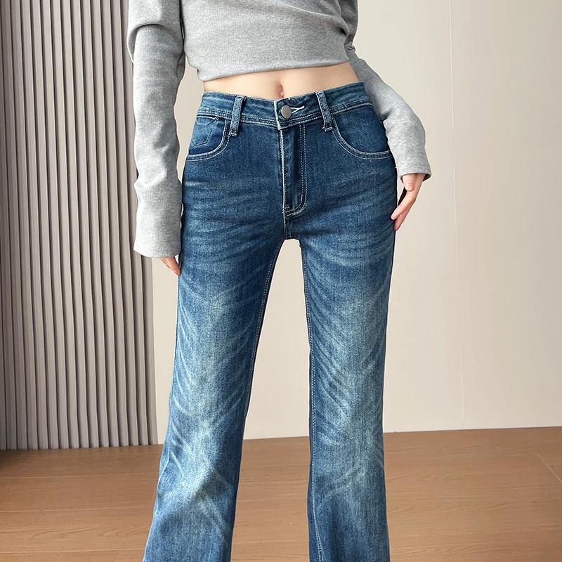 蜜蜜穿搭蓝色低腰紧身磨白微喇牛仔裤女2025秋季提臀喇叭马蹄裤子