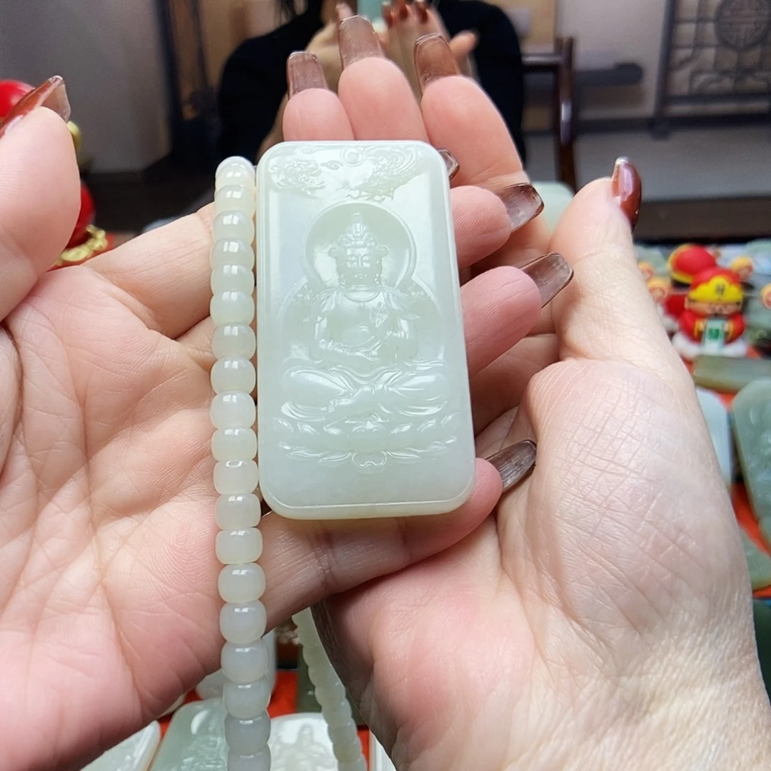 颈饰未镶嵌和田玉铁****龙