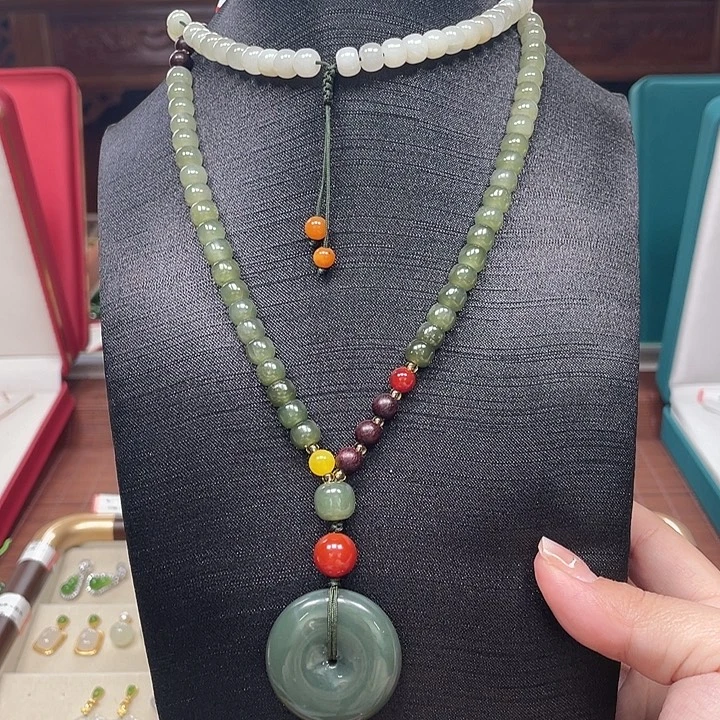 和田玉（糖玉）未镶嵌颈饰