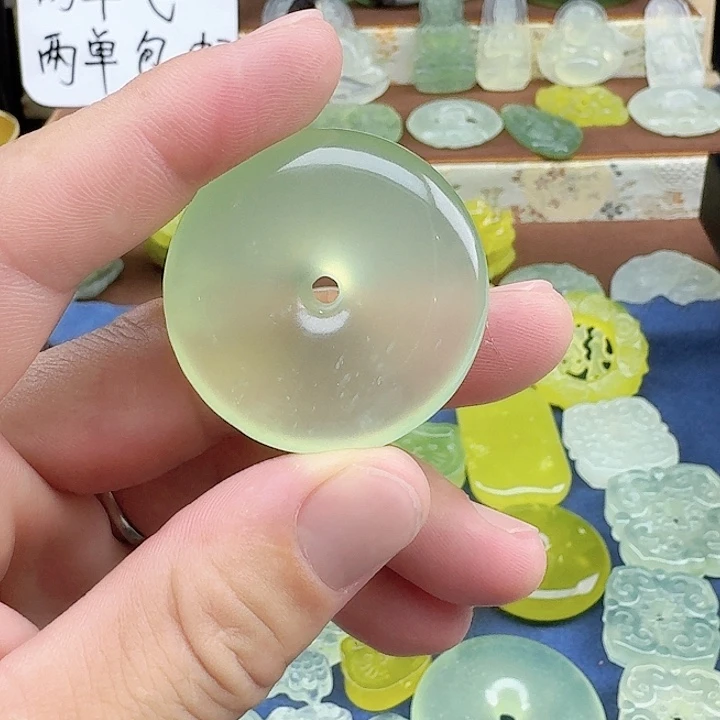 f***r蛇纹石玉未镶嵌颈饰