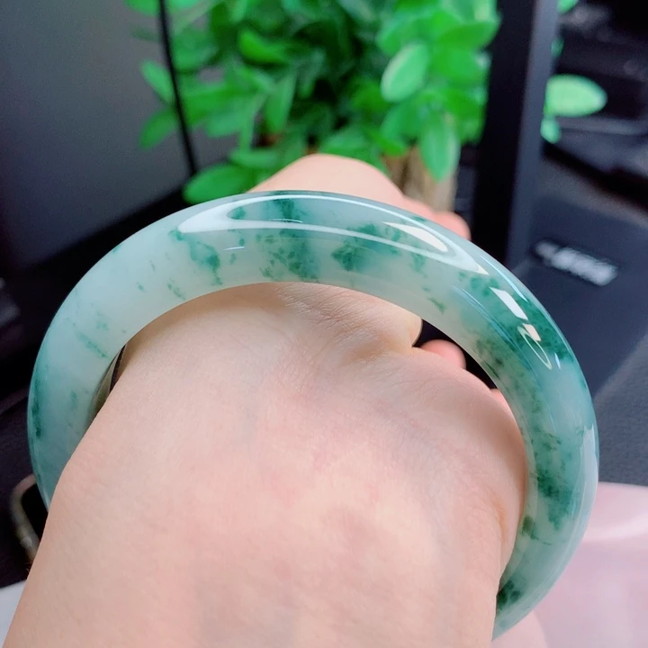 翡翠未镶嵌手镯60。61