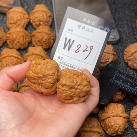 吊坠桃核我是第一百35