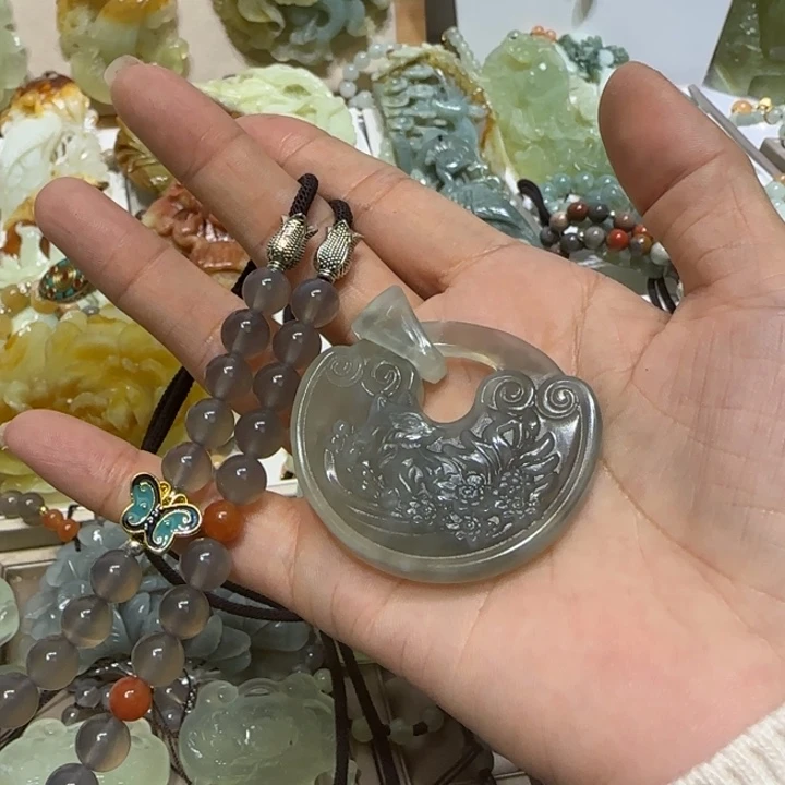 蛇纹石玉吊坠未镶嵌