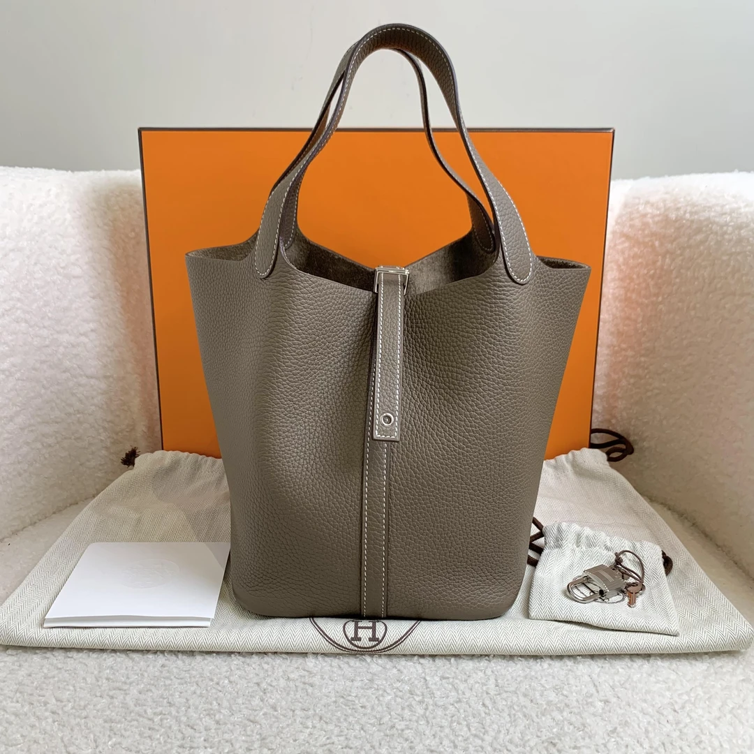 99新 Hermes/爱马仕 壹臻/大象灰银扣菜篮子22u刻tc皮/64706776