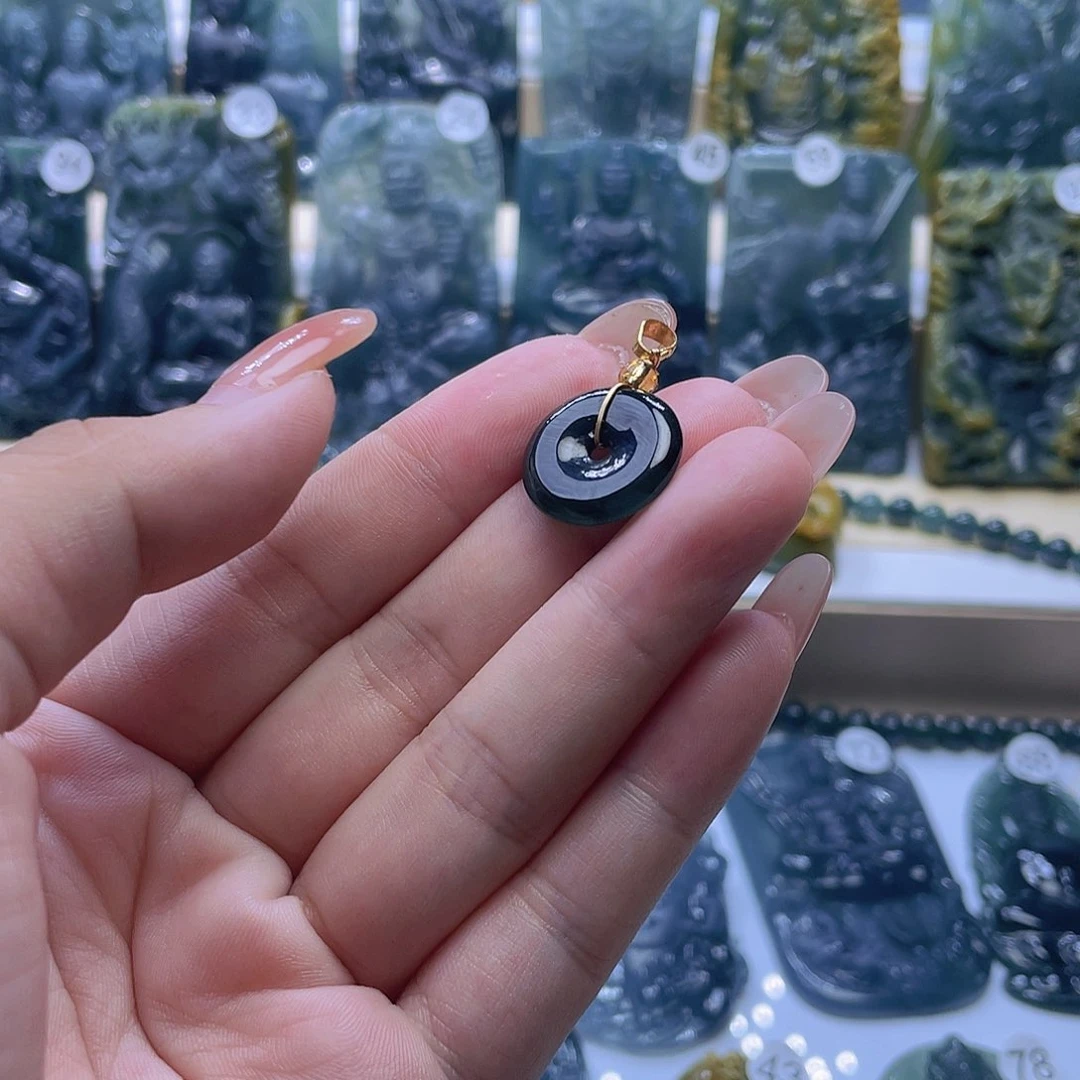 翡翠未镶嵌颈饰翡翠未镶嵌